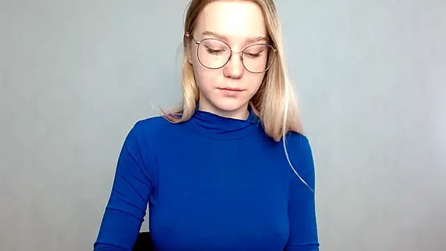 Snapshot of cindi_hot chatting on 02/19/25, 10:34 cindi hot online show from 02/19/25, 10:34