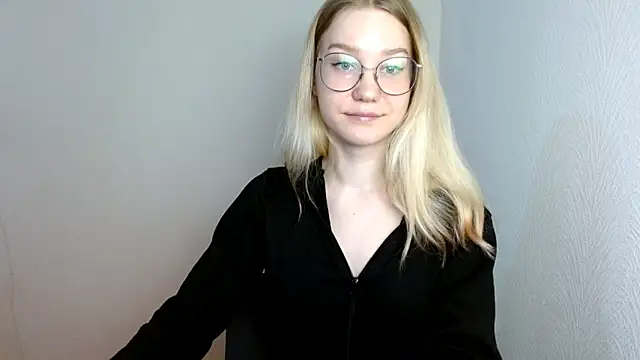 Snapshot of cindi_hot chatting on 03/12/25, 12:36 cindi hot online show from 03/12/25, 12:36