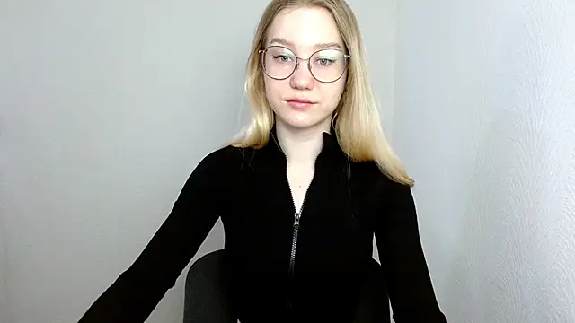 Snapshot of cindi_hot chatting on 03/13/25, 09:10 cindi hot online show from 03/13/25, 09:10