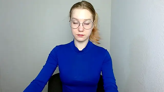 Snapshot of cindi_hot chatting on 03/15/25, 08:26 cindi hot online show from 03/15/25, 08:26