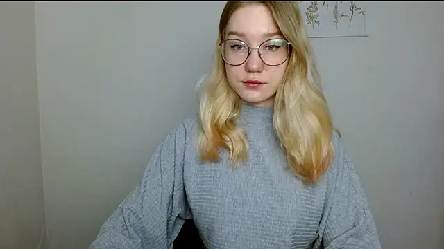 Snapshot of cindi_hot chatting on 03/23/25, 08:15 cindi hot online show from 03/23/25, 08:15