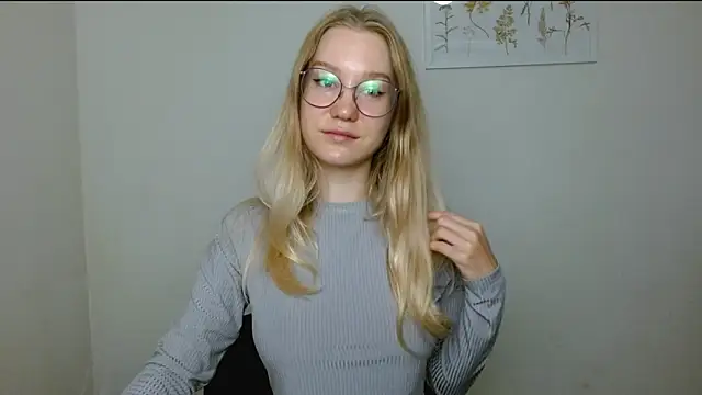 Snapshot of cindi_hot chatting on 09/13/25, 08:58 cindi hot online show from 09/13/25, 08:58