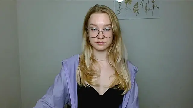 Snapshot of cindi_hot chatting on 10/07/25, 11:51 cindi hot online show from 10/07/25, 11:51