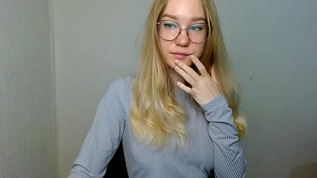 cindi hot online show from 11/29/25, 09:34