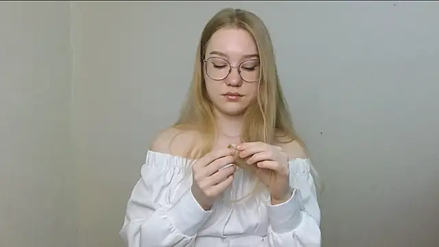 cindi hot online show from 04/23/26, 12:29