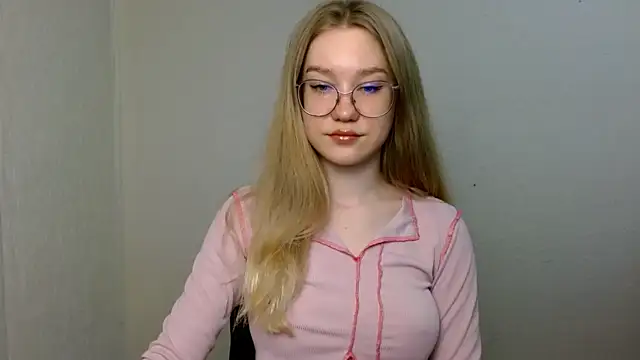 Snapshot of cindi_hot chatting on 06/17/26, 09:56 cindi hot online show from 06/17/26, 09:56