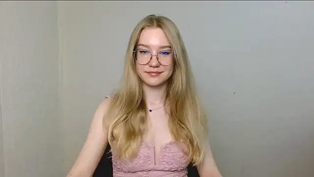 Snapshot of cindi_hot chatting on 07/11/26, 10:29 cindi hot online show from 07/11/26, 10:29