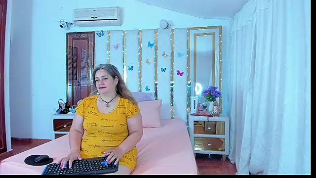 AnyelaGitanaMature online show from 09/15/25, 02:33