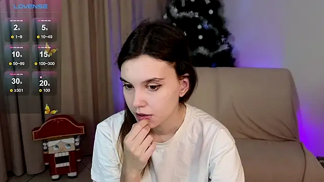 Snapshot of SusieMorris chatting on 12/28/24, 05:12 SusieMorris online show from 12/28/24, 05:12