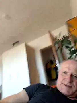 Milkasahne64 online show from 09/19/25, 11:22