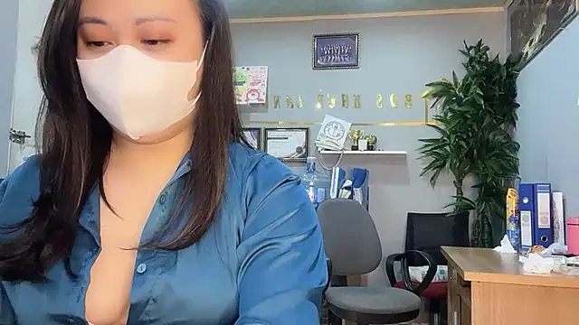 Snapshot of Bamboo_Swetie chatting on 12/14/24, 02:21 Bamboo Swetie online show from 12/14/24, 02:21