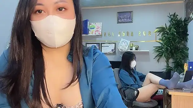 Snapshot of Bamboo_Swetie chatting on 12/18/24, 06:53 Bamboo Swetie online show from 12/18/24, 06:53