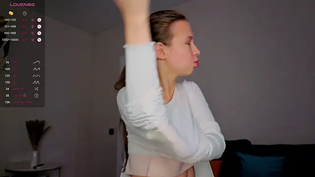 Snapshot of Dream_emma chatting on 09/10/25, 01:49 Dream emma online show from 09/10/25, 01:49