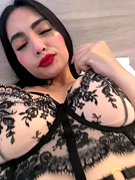 Snapshot of kareena_basu chatting on 12/13/25, 07:53 kareena basu online show from 12/13/25, 07:53