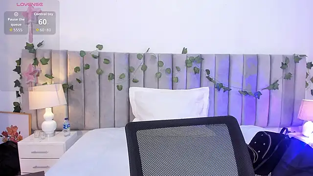 kareena basu online show from 04/12/26, 03:11