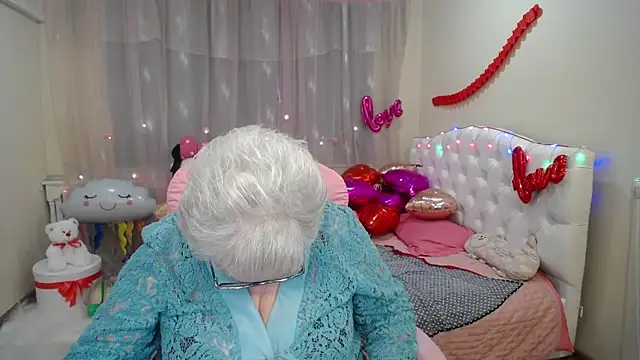 KayleSmoll online show from 02/05/25, 04:37