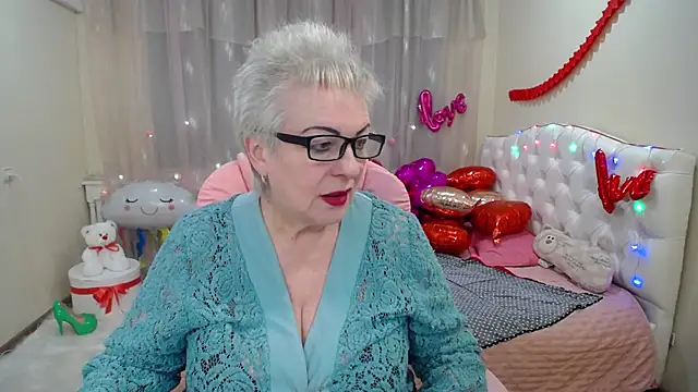 KayleSmoll online show from 02/08/25, 10:19