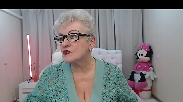 KayleSmoll online show from 04/21/26, 07:06