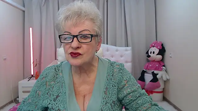 KayleSmoll online show from 04/24/26, 06:43