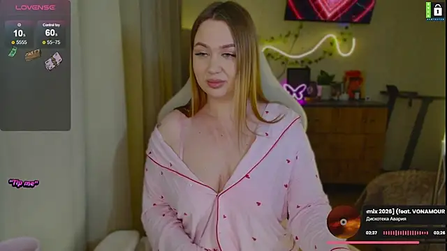 -LinaLove- online show from 04/18/26, 07:18