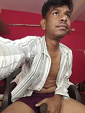 richardjames95 online show from 06/17/26, 01:56
