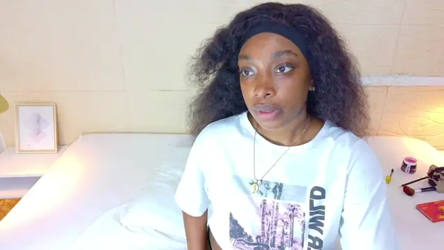 Shamiraa moore online show from 10/09/25, 07:56