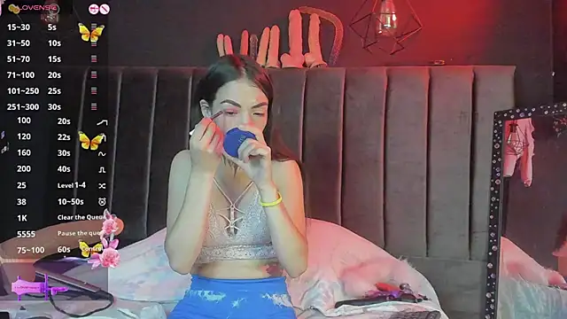 Snapshot of Alice_ch1 chatting on 01/18/25, 01:41 Alice ch1 online show from 01/18/25, 01:41