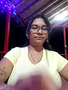 Snapshot of Sofythom1 chatting on 12/15/24, 01:02 Sofythom1 online show from 12/15/24, 01:02