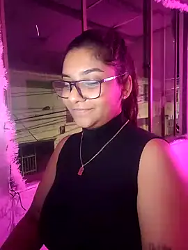 Snapshot of Sofythom1 chatting on 01/02/25, 11:27 Sofythom1 online show from 01/02/25, 11:27