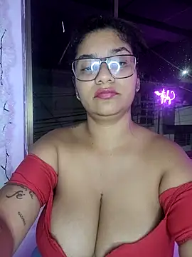 Snapshot of Sofythom1 chatting on 02/14/25, 03:11 Sofythom1 online show from 02/14/25, 03:11