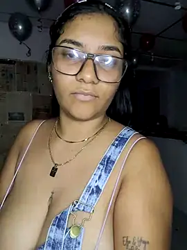 Snapshot of Sofythom1 chatting on 02/26/25, 01:53 Sofythom1 online show from 02/26/25, 01:53