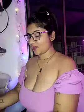 Snapshot of Sofythom1 chatting on 02/27/25, 11:37 Sofythom1 online show from 02/27/25, 11:37