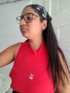 Snapshot of Sofythom1 chatting on 03/13/25, 08:54 Sofythom1 online show from 03/13/25, 08:54