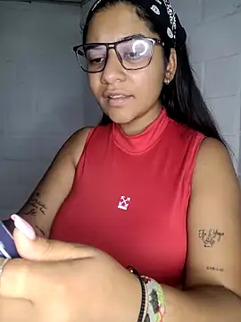 Snapshot of Sofythom1 chatting on 03/14/25, 12:10 Sofythom1 online show from 03/14/25, 12:10