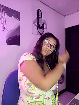 Snapshot of Sofythom1 chatting on 03/19/25, 02:59 Sofythom1 online show from 03/19/25, 02:59