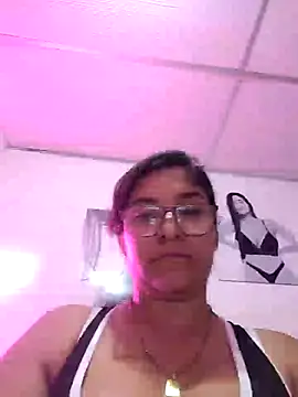 Snapshot of Sofythom1 chatting on 03/21/25, 03:01 Sofythom1 online show from 03/21/25, 03:01