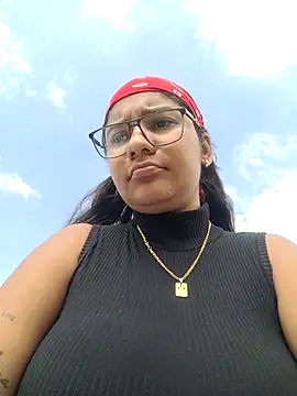 Snapshot of Sofythom1 chatting on 03/22/25, 07:42 Sofythom1 online show from 03/22/25, 07:42