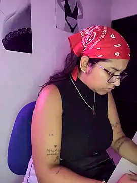 Snapshot of Sofythom1 chatting on 03/22/25, 11:31 Sofythom1 online show from 03/22/25, 11:31