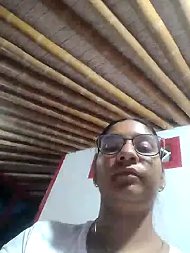 Snapshot of Sofythom1 chatting on 10/07/25, 11:13 Sofythom1 online show from 10/07/25, 11:13