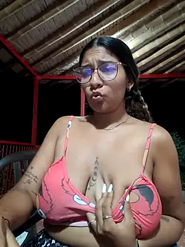 Snapshot of Sofythom1 chatting on 10/10/25, 02:54 Sofythom1 online show from 10/10/25, 02:54