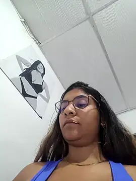 Snapshot of Sofythom1 chatting on 12/18/25, 02:50 Sofythom1 online show from 12/18/25, 02:50