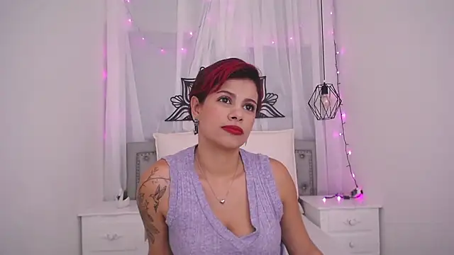 Snapshot of MarianaSanz chatting on 12/07/24, 05:31 MarianaSanz online show from 12/07/24, 05:31