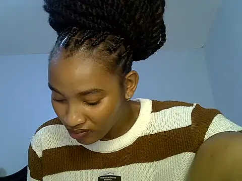 Snapshot of cute-alexis chatting on 06/08/26, 08:37 cute-alexis online show from 06/08/26, 08:37