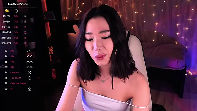 Snapshot of sensualily chatting on 12/15/24, 08:25 sensualily online show from 12/15/24, 08:25