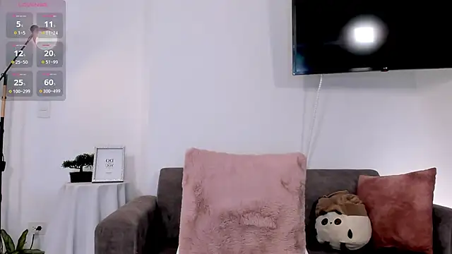 Hannaos online show from 12/16/24, 12:49