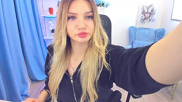 SelenaeMoore online show from 10/21/25, 03:29