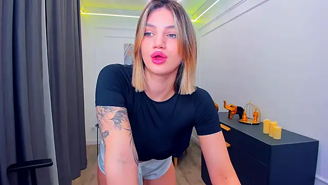 SelenaeMoore online show from 03/16/26, 03:45