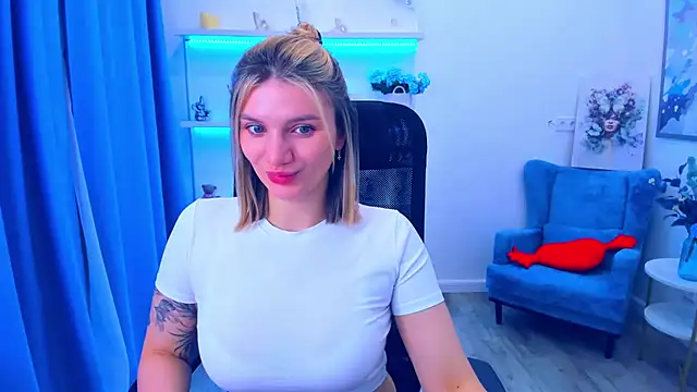 Snapshot of SelenaeMoore chatting on 05/24/26, 06:35 SelenaeMoore online show from 05/24/26, 06:35