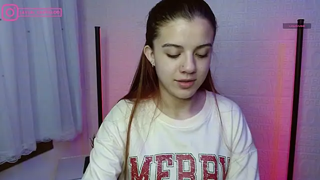 Snapshot of Layla_castilloo chatting on 01/21/25, 02:05 Layla castilloo online show from 01/21/25, 02:05