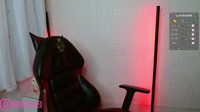 Snapshot of Layla_castilloo chatting on 03/08/25, 04:06 Layla castilloo online show from 03/08/25, 04:06